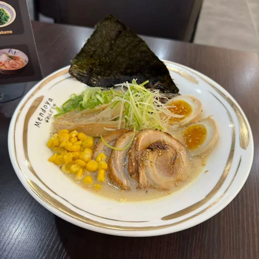 M1. Tonkotsu ramen salé